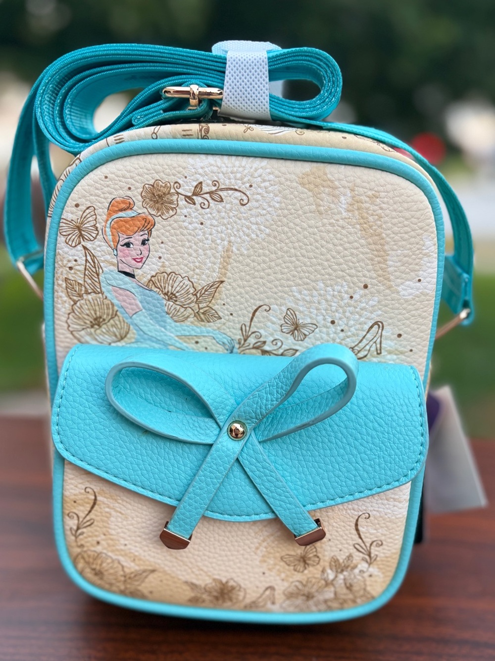 WondaPop Disney Cinderella Limited Edition Crossbody Bag NWT